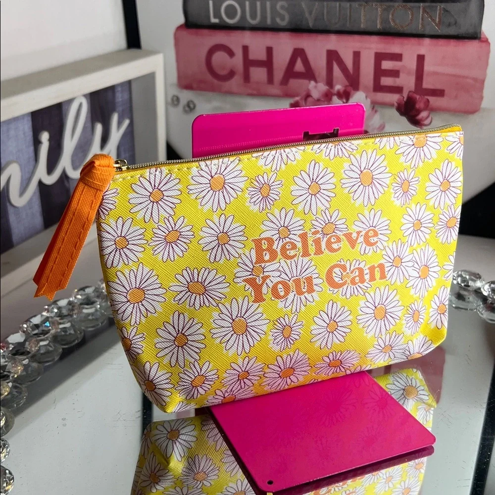 NWOT Motivational “Believe you can” Daisy Cosmetic Bag - Yellow